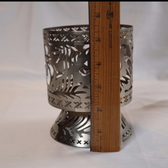 Bath Body Works Hibiscus Silver Three Wick Candle Holder - Picture 6 of 7